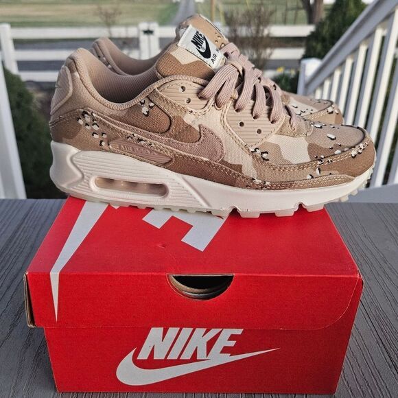 NIKE womens air max 90 desert camo like new in box size 8.5 - Picture 9 of 16